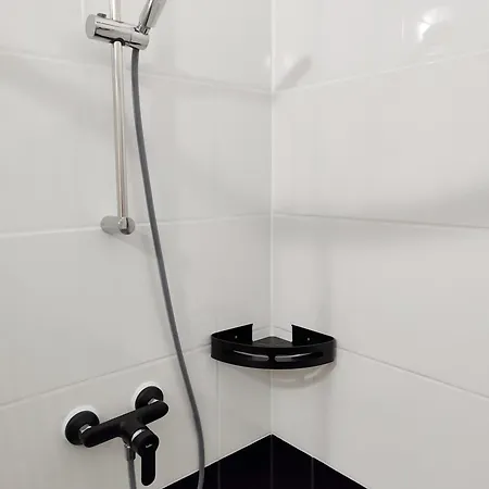 Astoria 3 Bdrm