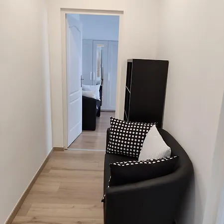 شقة Astoria 3 Bdrm *