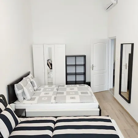 Astoria 3 Bdrm * بودابست
