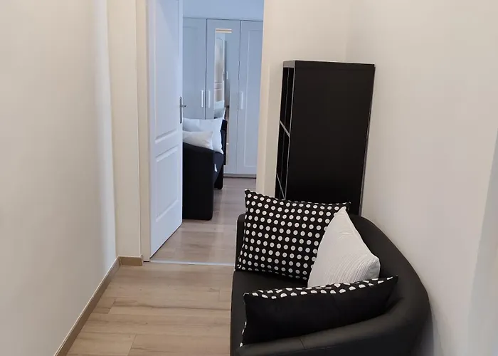 Διαμέρισμα Astoria 3 Bdrm *